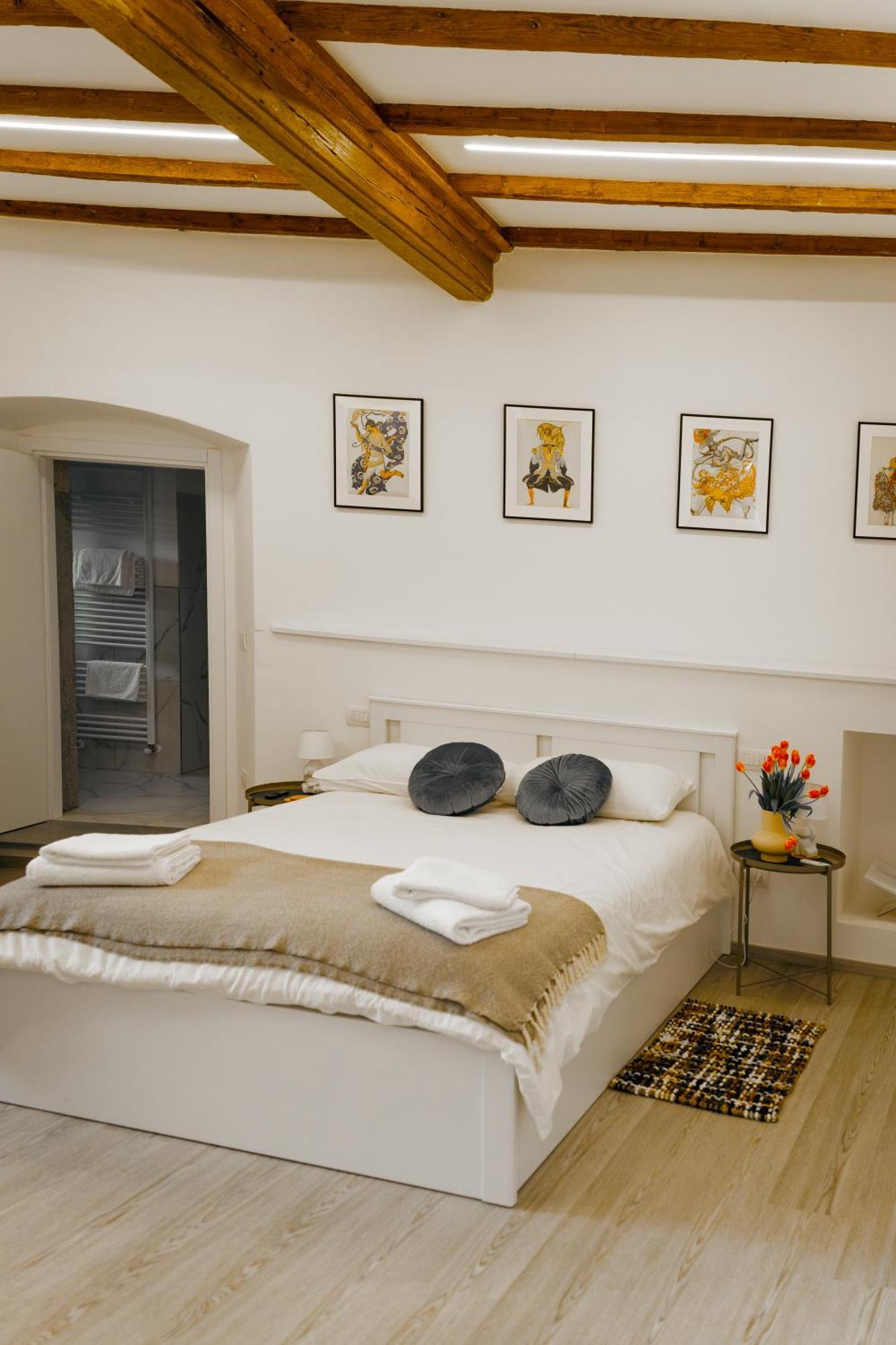 Belvedere 237B Lakeview Luxury Apartment Ghiffa Buitenkant foto